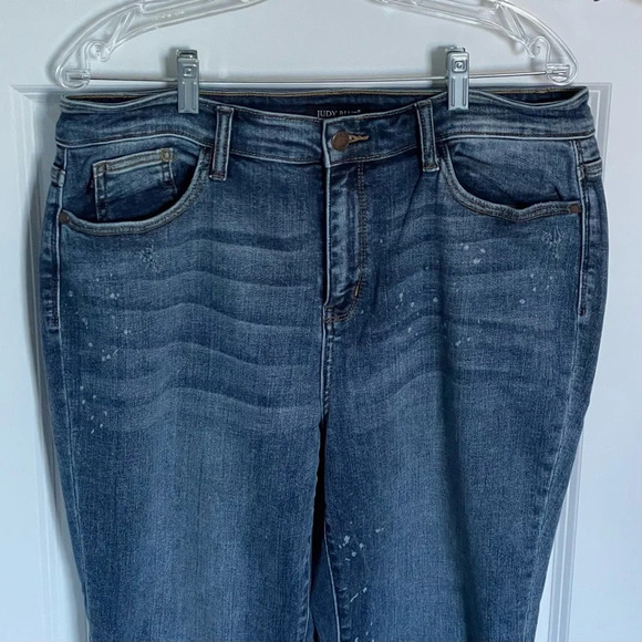 Judy Blue High Rise Bleach Splash Boyfriend Jeans/Blue - 29738 - Picture 3 of 16